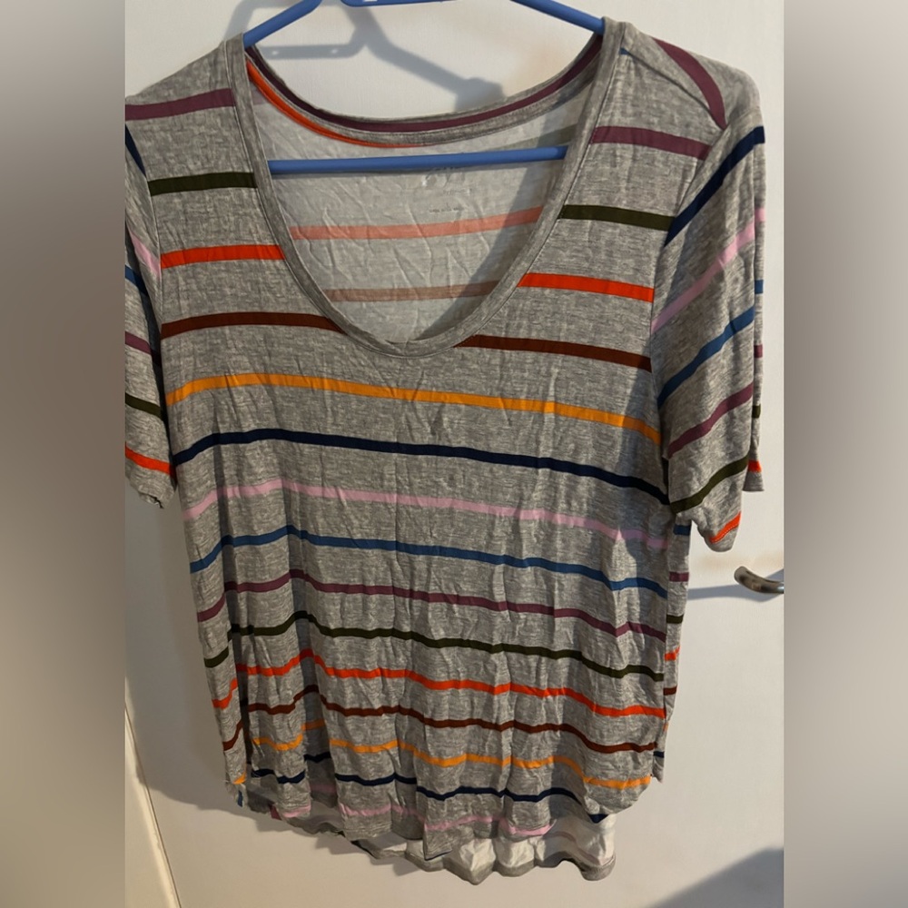 Maurices Gray Multicolor Striped V-Neck Tee